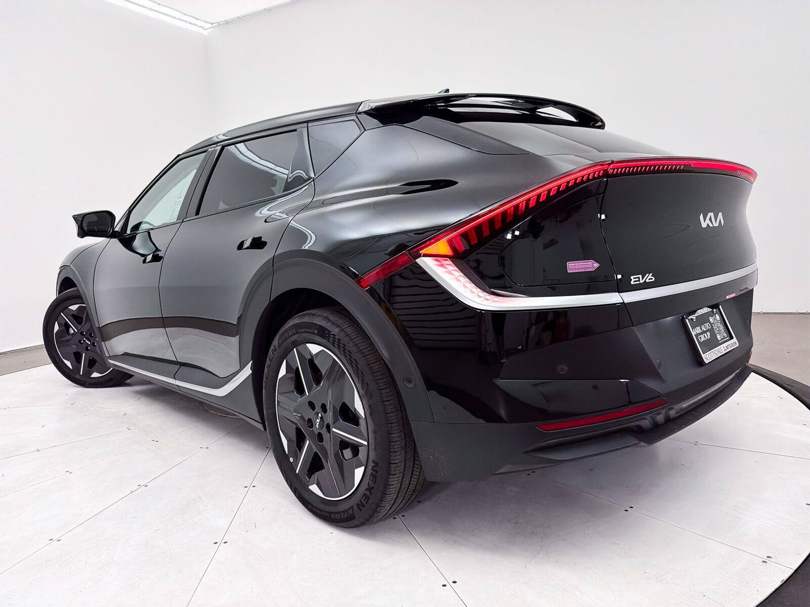 Used 2025 Kia EV6 Light w/ Light LR Technology Package RWD image 8