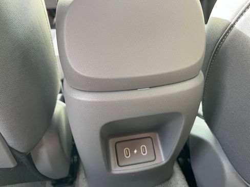 Used 2025 Hyundai Elantra SEL image 24