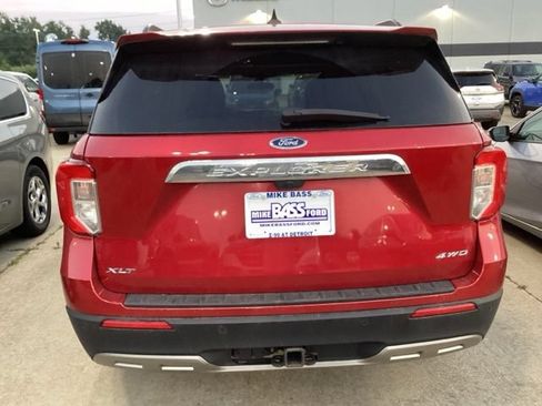 Used 2023 Ford Explorer XLT w/ Equipment Group 202A AWD/4WD image 11