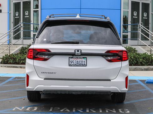 Used 2026 Honda Odyssey EX-L image 8