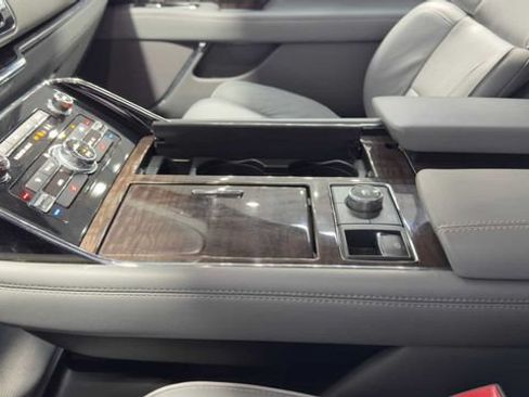 Used 2019 Lincoln Navigator L Select RWD image 29