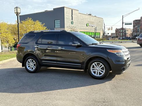 Used 2013 Ford Explorer XLT image 8