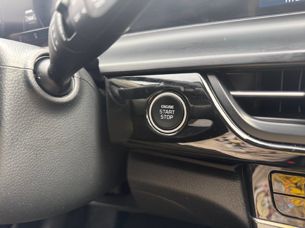 Used 2024 Kia Seltos S AWD/4WD image 29