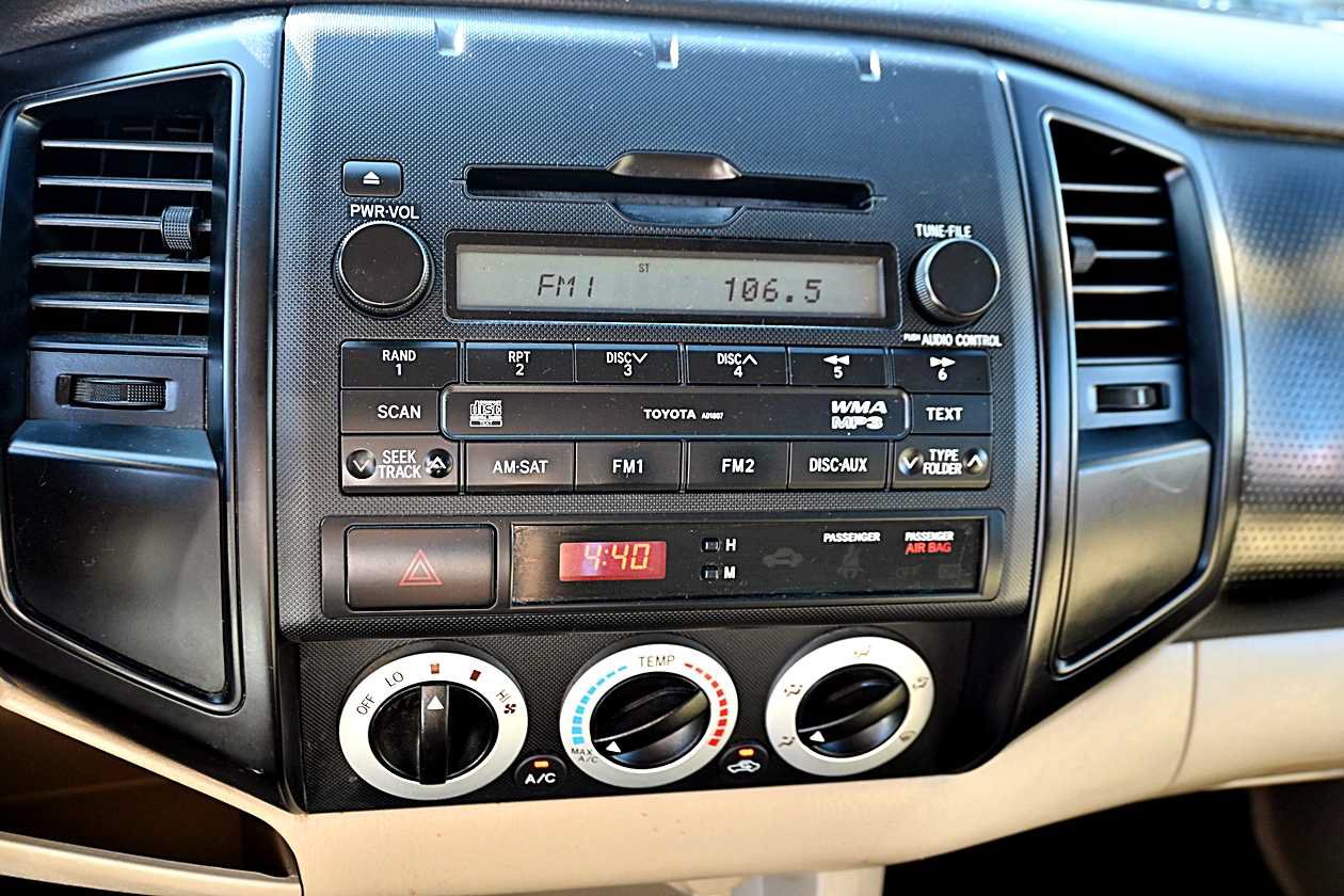 Used 2011 Toyota Tacoma PreRunner w/ Towing Pkg RWD image 18