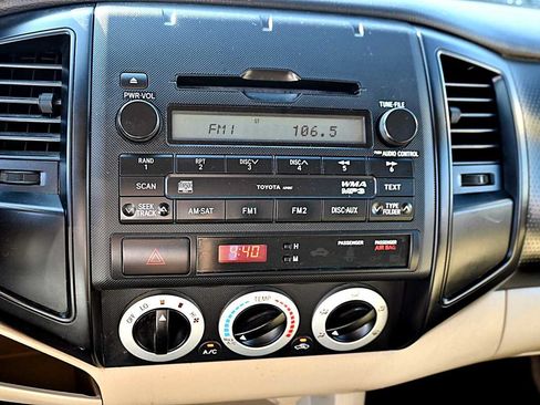 Used 2011 Toyota Tacoma PreRunner w/ Towing Pkg RWD image 18