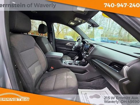 Used 2023 Chevrolet Traverse LT image 30