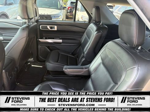 Used 2024 Ford Explorer XLT w/ Equipment Group 202A AWD/4WD image 34