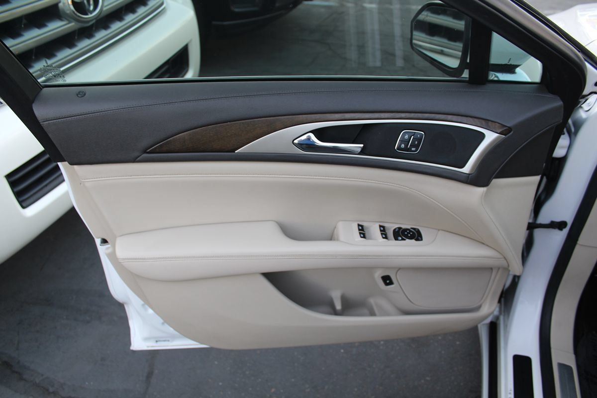 Used 2017 Lincoln MKZ Reserve w/ Technology Package FWD image 18