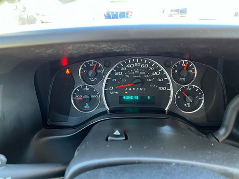 Used 2023 Chevrolet Express 3500 LS image 19