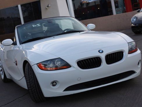 Used 2004 BMW Z4 2.5i RWD image 2