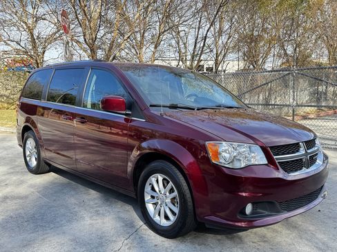Used 2020 Dodge Grand Caravan SXT image 6