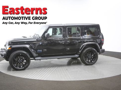 Used 2025 Jeep Wrangler Unlimited Sahara AWD/4WD image 54