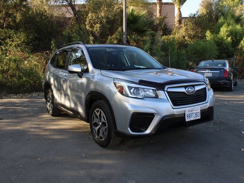 Used 2019 Subaru Forester Premium AWD/4WD image 1