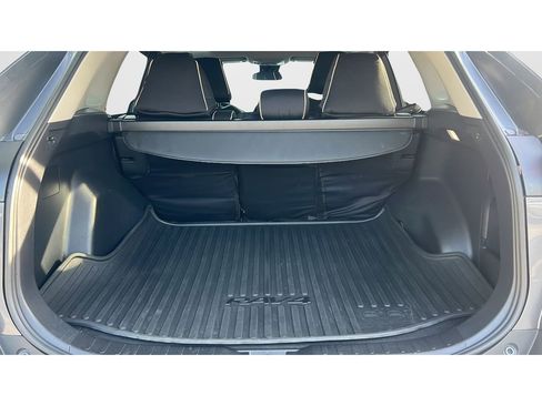 Used 2022 Toyota RAV4 XLE w/ Convenience Package AWD/4WD image 9