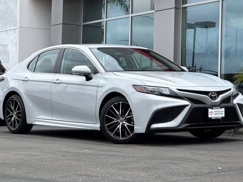 Certified 2023 Toyota Camry SE FWD image 2