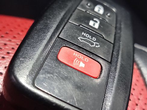 Used 2023 Toyota Highlander XSE AWD/4WD image 32