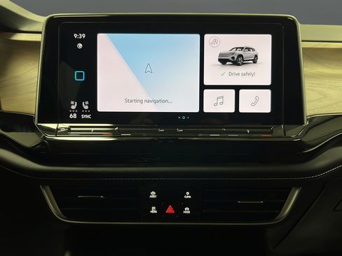 Used 2024 Volkswagen Atlas SE AWD/4WD image 12