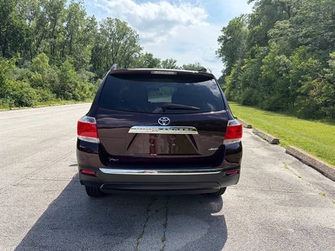 Used 2013 Toyota Highlander Plus AWD/4WD image 5