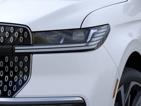 New 2026 Lincoln Navigator Reserve AWD/4WD image 31