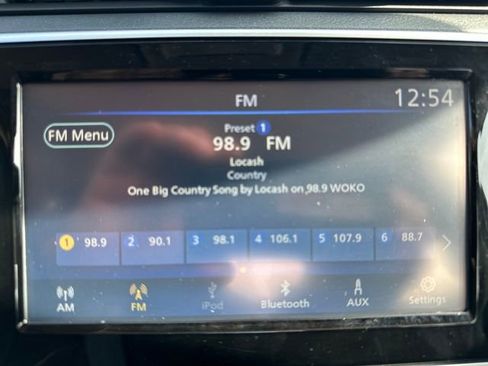 Used 2025 Nissan Versa S w/ Trunk Package image 16