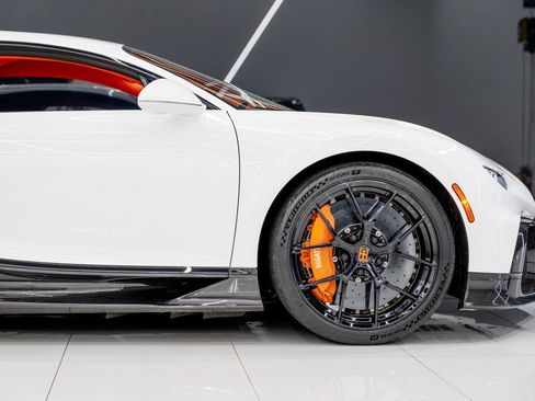 Used 2022 Bugatti Chiron Pur Sport image 11