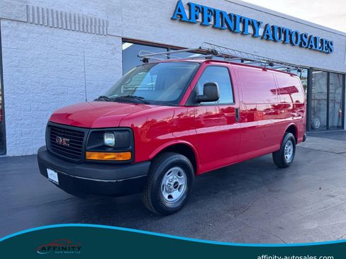 Used 2015 GMC Savana 3500 image 1