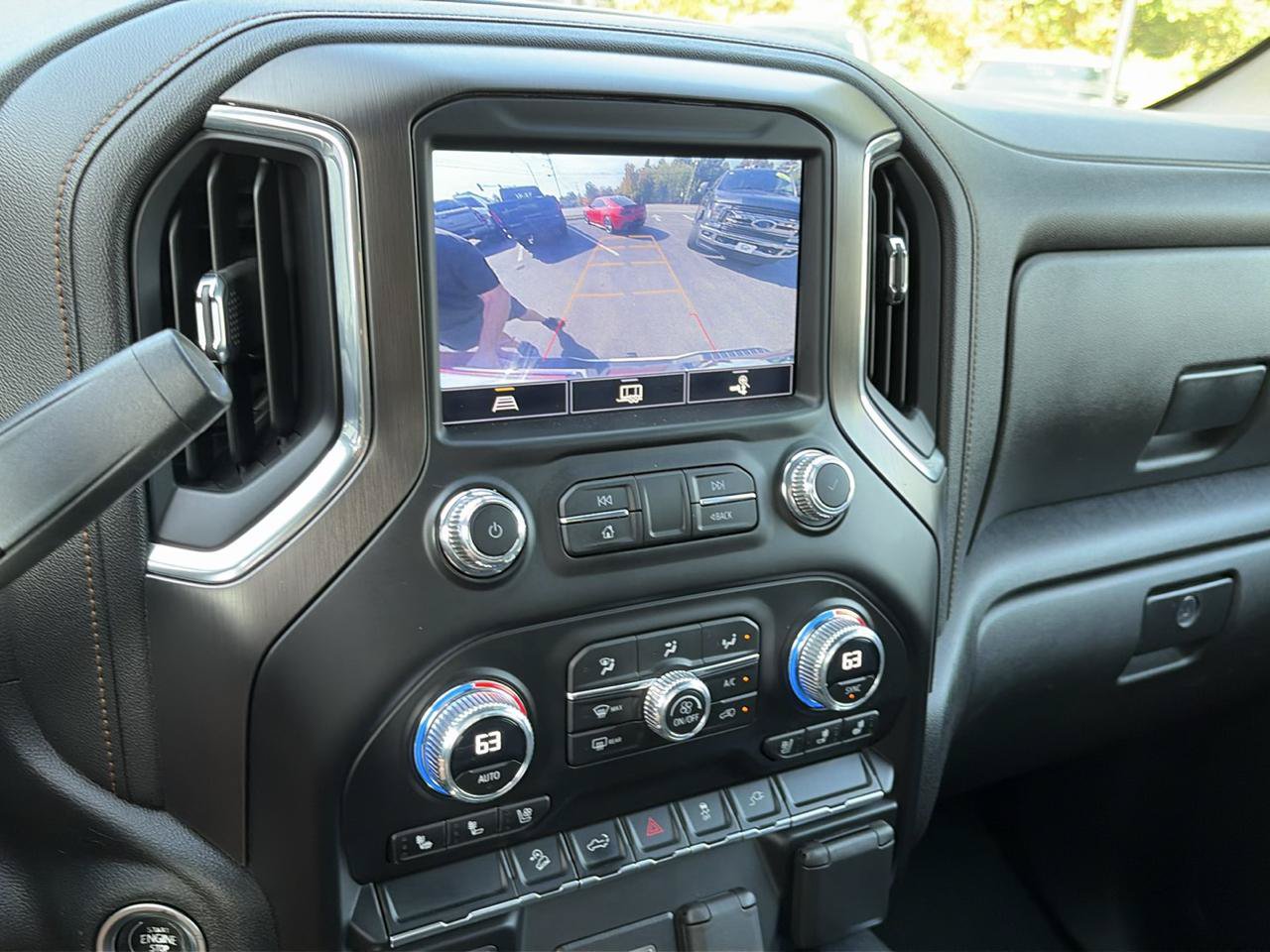 Used 2023 GMC Sierra 3500 AT4 AWD/4WD image 13