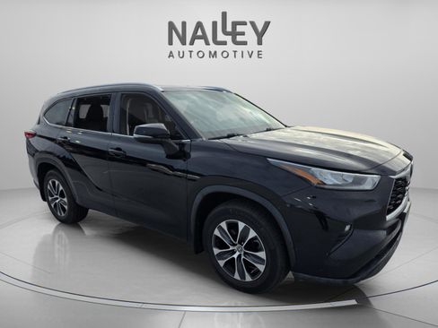 Used 2020 Toyota Highlander XLE image 7