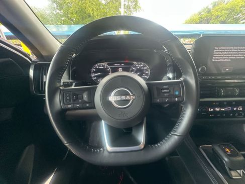 Used 2025 Nissan Pathfinder SV AWD/4WD image 15
