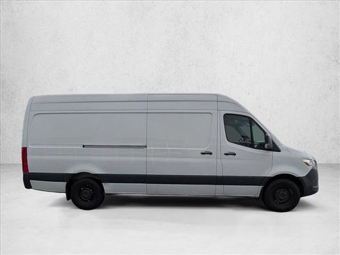 Used 2024 Mercedes-Benz Sprinter 2500 w/ Acoustic Package image 5