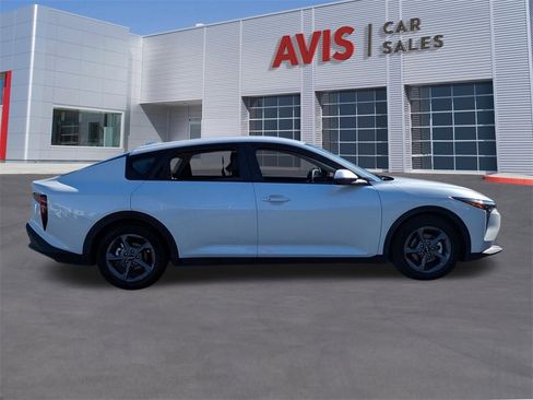 Used 2025 Kia K4 LXS image 5