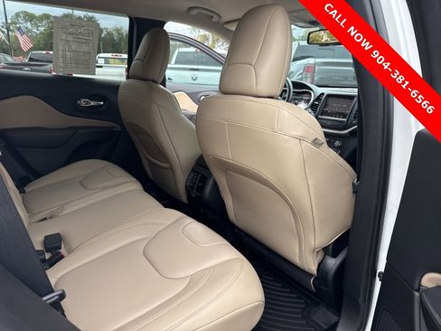 Used 2016 Jeep Cherokee Limited image 19