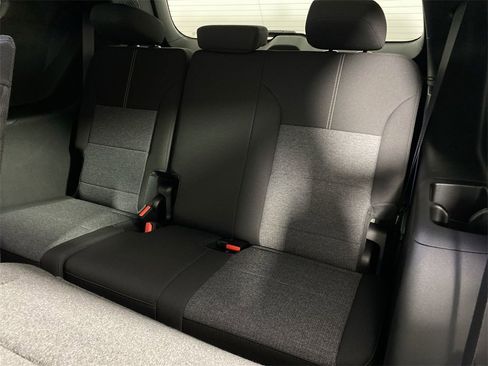 Used 2025 GMC Acadia Elevation w/ Black Edition image 23