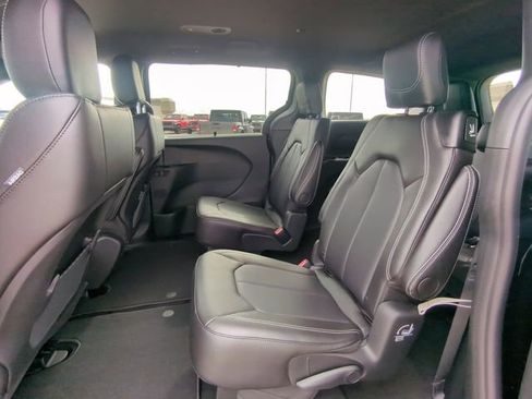 New 2026 Chrysler Voyager LX image 17