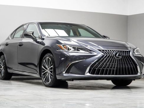 Used 2025 Lexus ES 350 w/ Premium Package FWD image 4