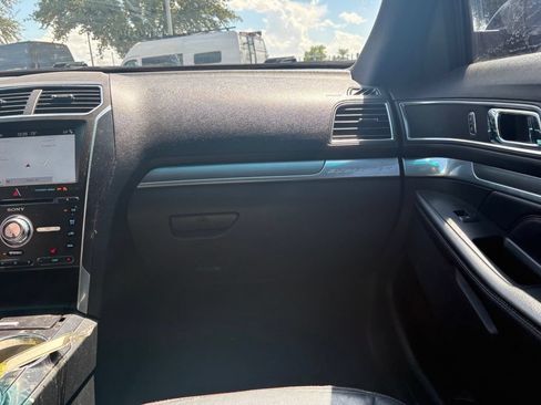 Used 2017 Ford Explorer Sport AWD/4WD image 7