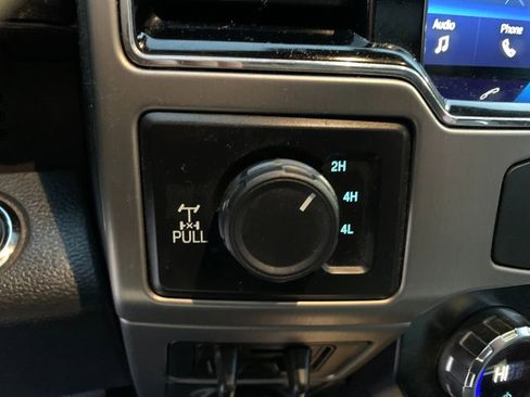 Used 2022 Ford F350 Platinum w/ Tremor Off-Road Package image 29