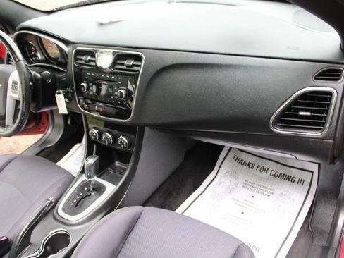 Used 2013 Chrysler 200 Touring image 30