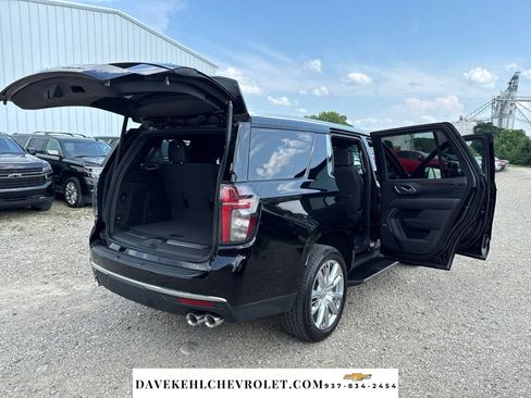 Used 2024 Chevrolet Tahoe Premier AWD/4WD image 36