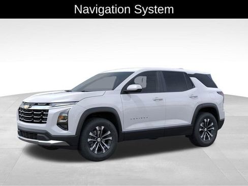 New 2026 Chevrolet Equinox LT image 2