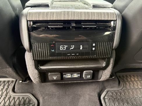 Used 2022 Jeep Wagoneer Series II AWD/4WD image 13