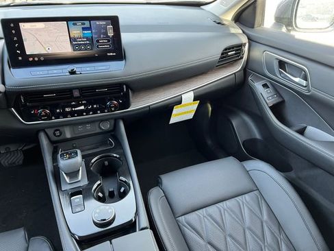 New 2026 Nissan Rogue Platinum w/ Tech Package image 38