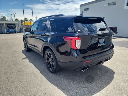 Used 2022 Ford Explorer ST w/ ST Street Pack RWD image 3