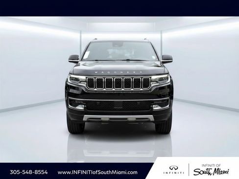 Used 2023 Jeep Wagoneer Series III w/ Premium Group I image 2