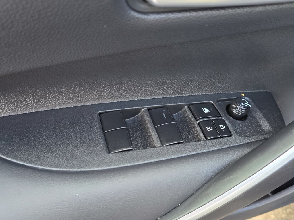 Used 2022 Toyota Corolla SE w/ SE Premium Package FWD image 17