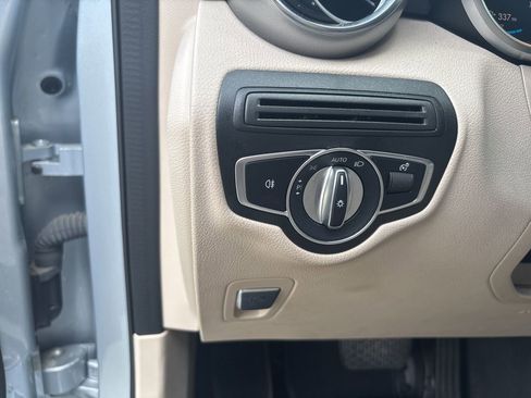 Used 2022 Mercedes-Benz GLC 300 w/ Premium Package Lite image 44