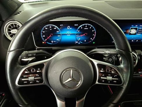 Used 2021 Mercedes-Benz GLA 250 4MATIC image 18