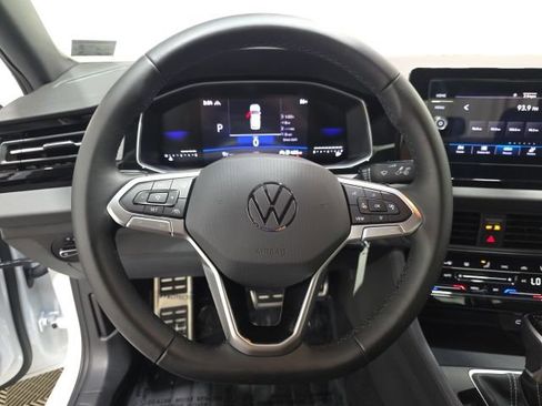 Used 2025 Volkswagen Jetta Sport FWD image 15