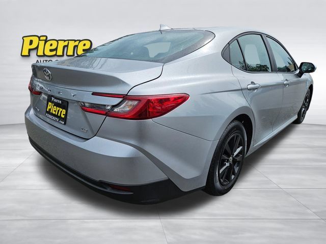 Used 2025 Toyota Camry LE FWD image 5