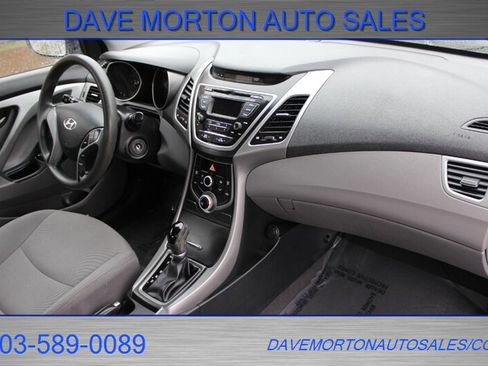 Used 2016 Hyundai Elantra SE image 17